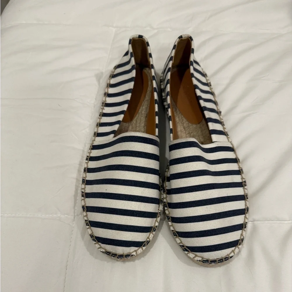 J. Crew Striped Espadrilles Flats Pull On White Blue Size 10 Coastal summer - Picture 3 of 9